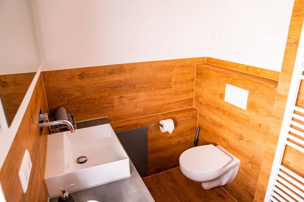 Neu Renoviertes Ferienhaus/Wohnunng Kleine Auszeit Sonnenbühl Buitenkant foto