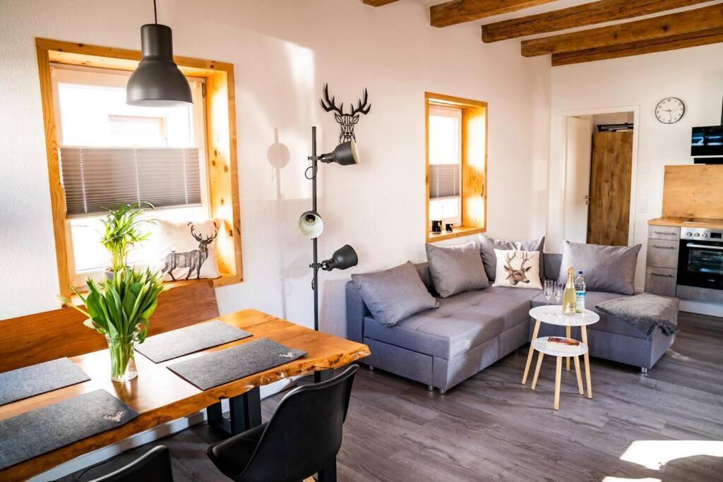 Neu Renoviertes Ferienhaus/Wohnunng Kleine Auszeit Sonnenbühl Buitenkant foto